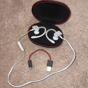 Powerbeats Wireless White